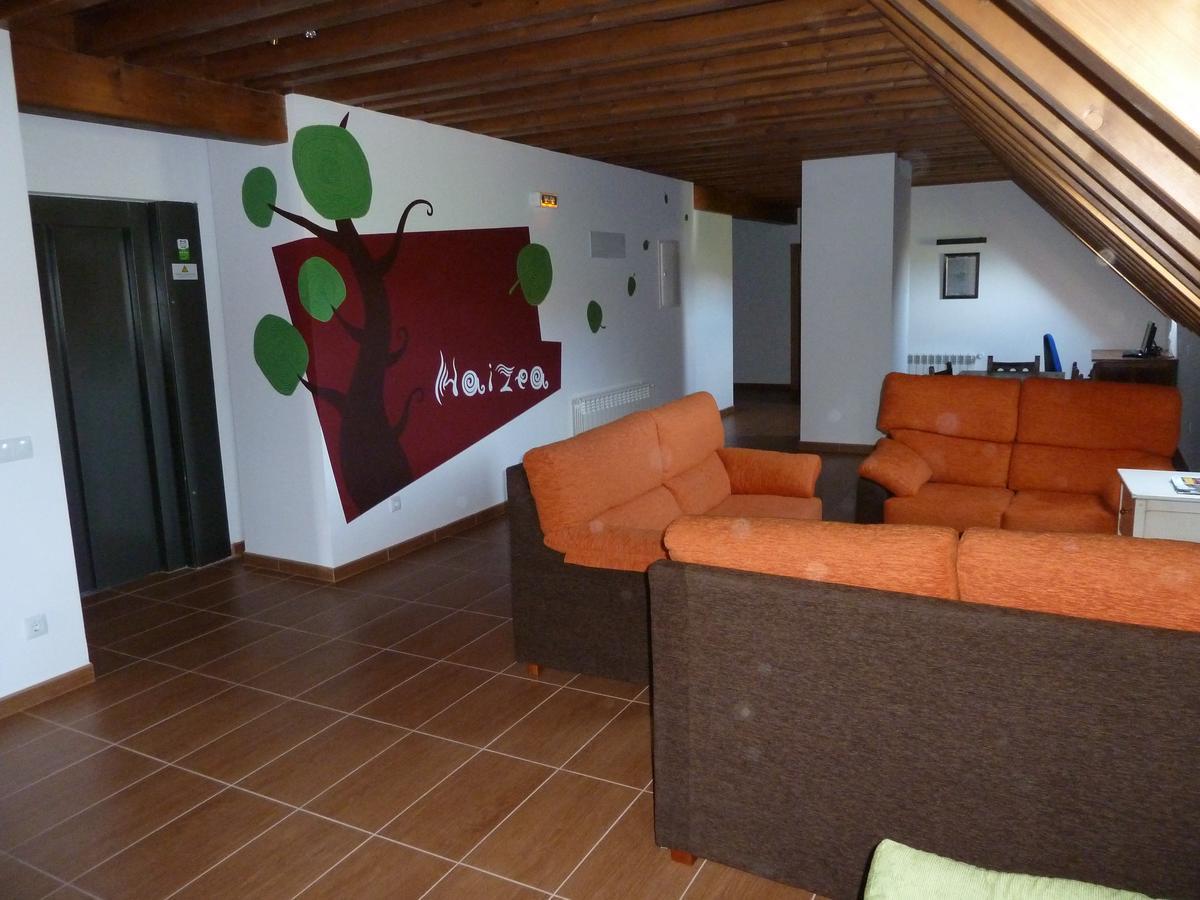 Albergue Haizea Pamplona Exteriör bild